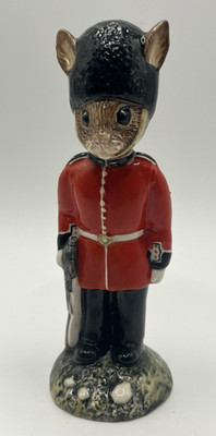 Royal Doulton Figurine DB127 Guardsman Bunnykins Signed Denise Andrews #36/1000