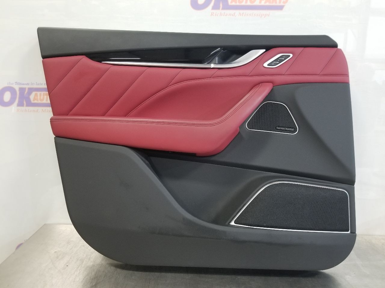 22 2022 MASERATI LEVANTE MODENA S DOOR TRIM PANEL FRONT LEFT DRIVER RED