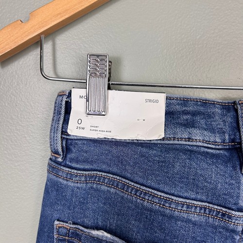 Neu mit Etikett American Eagle Strigid Mom Jeans hoher Bund spitz zulaufend blau Größe 0 25 KURZ - Bild 9 von 11