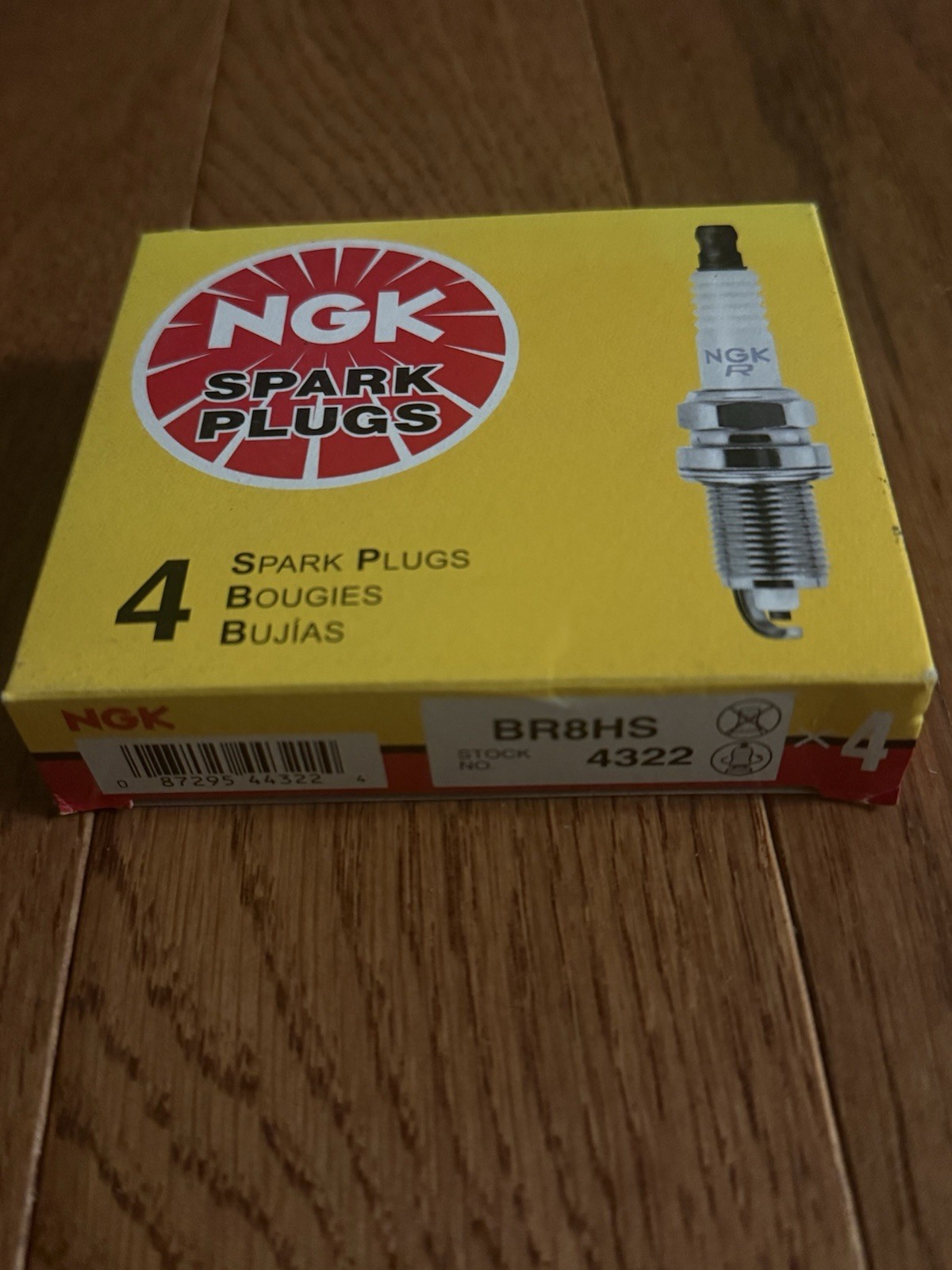 4 New NGK Spark Plugs BR8HS 4322