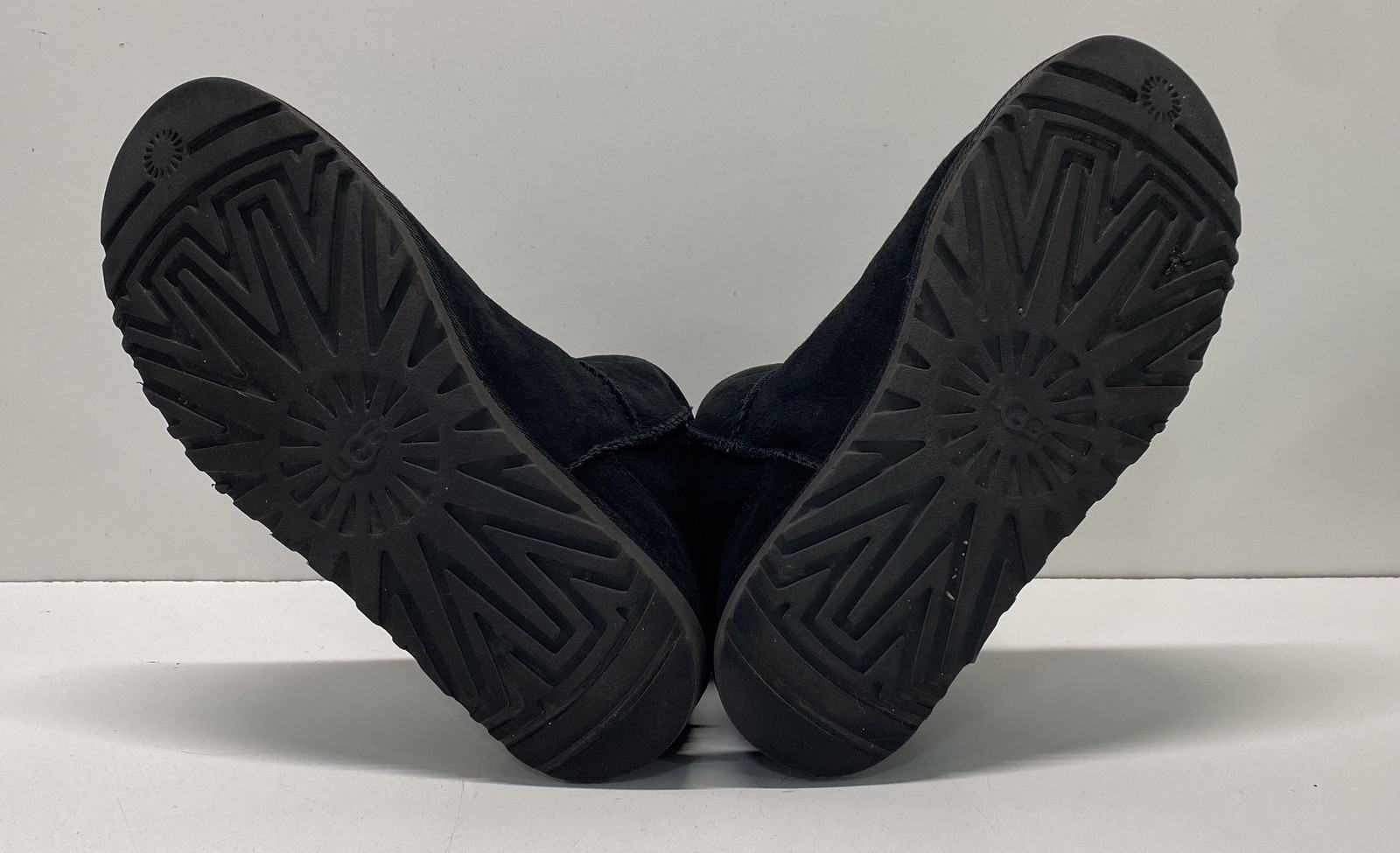 UGG Black Solid Shearling Boot Boot Men 11 - image 7