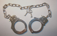 Handschellen mit Kette (ca. 48,3cm) und zwei Schlüsseln