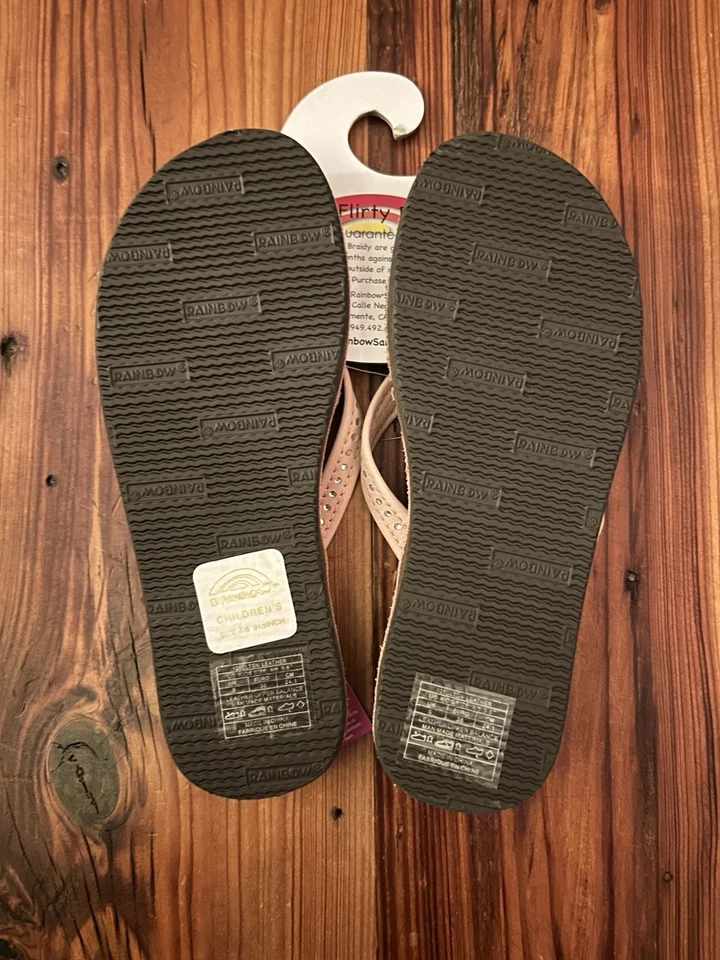 Chanclas nuevas con etiquetas rosa diamante arco iris niñas talla 4/5 Foto 2 de 3