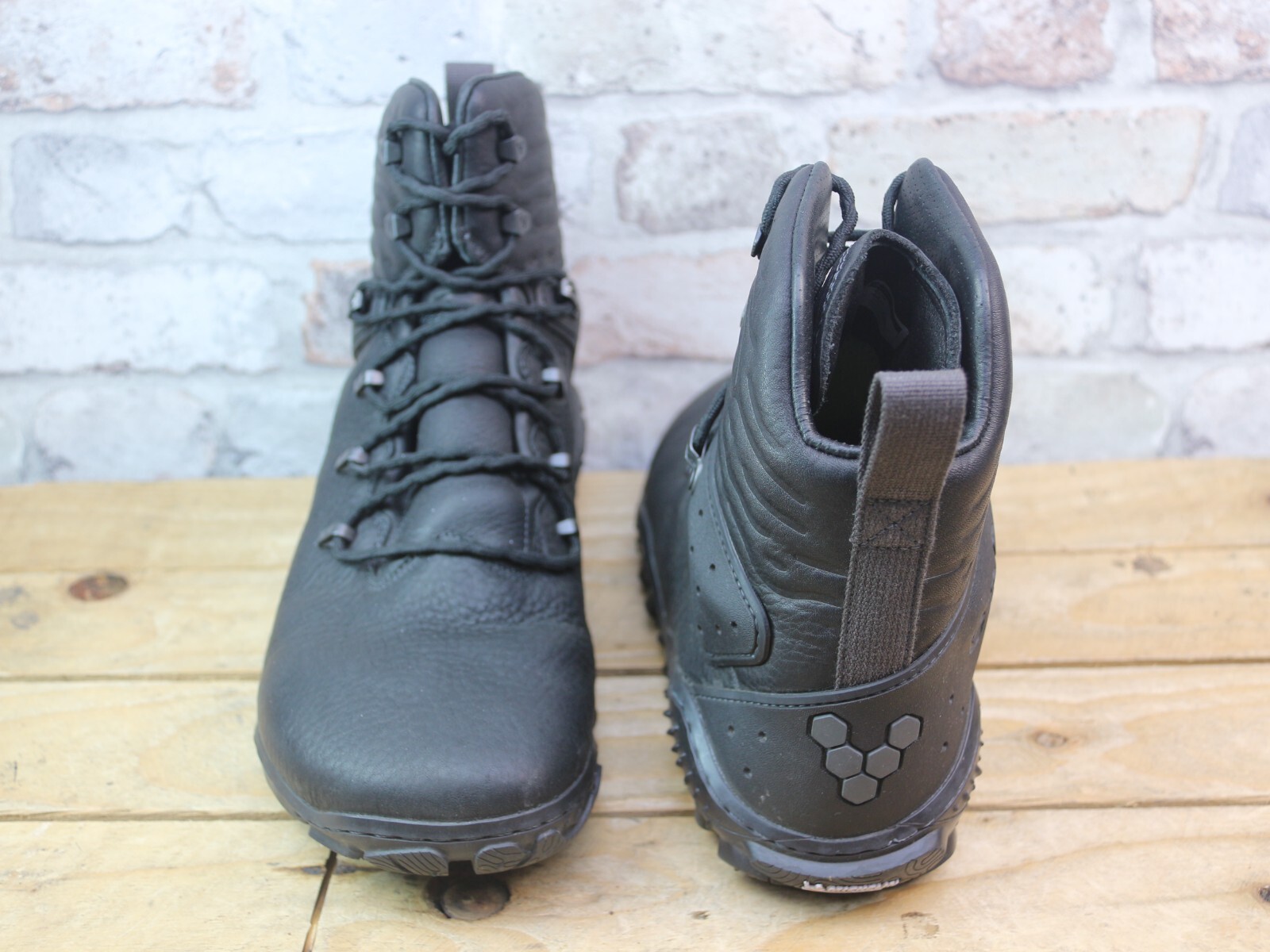 MENS VIVOBAREFOOT TRACKER FOREST ESC BLACK LEATHER WATERPROOF BOOTS UK