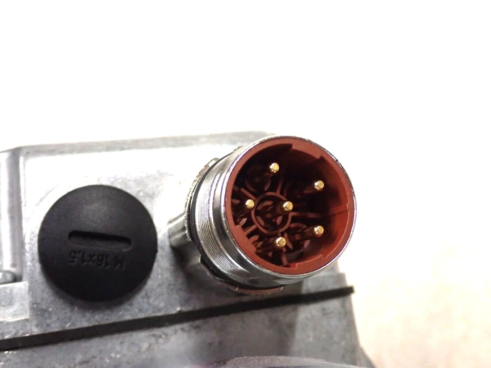 Lenze D-32699 Asynchronus Motor  230V 1.350 R/MIN NEW - Image 4 of 4