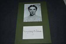 Wendy Hiller signed original autograph mat 20x30cm Elephant Man