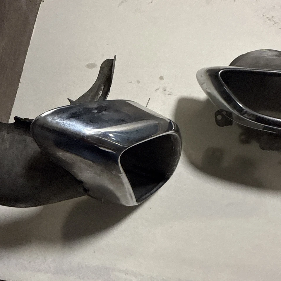 Dodge Charger 2015-2021 punta de escape del conductor trasero izquierdo cromada T1693 PS Foto 4 de 4