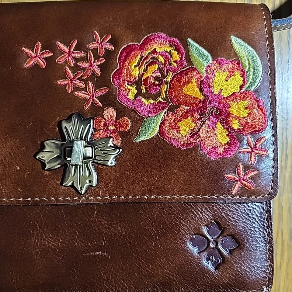 Patricia Nash Consilina Leather Embroidered Crossbody Bag Twist Lock  - Image 4 of 4