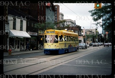 TTC. CLRV ONTARIO BIRTHDAY TROLLEY #4000. Toronto (ON). Original Slide 1984.