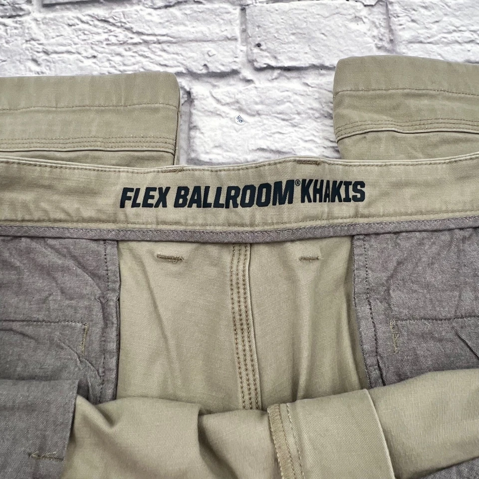 Pantalones chinos de salón Duluth Trading Flex para hombre 46x30 calce relajado Foto 3 de 4