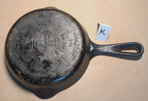 Vintage GRISWOLD Cast Iron Skillet no 4 702A