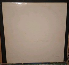 1968 THE BEATLES WHITE ALBUM 2 VINYL LPS POSTER-PHOTOS 1334797 Graded Mint