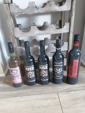 Sammlung edler Fan Weine inkl Weinregal