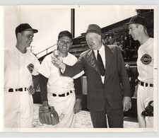 Pitching Legend DAZZY VANCE, Reds Manager BUCKY WALTERS 1959 Press Photo