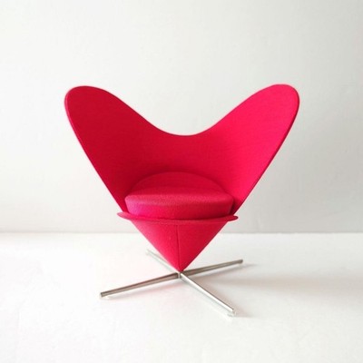 Vitra Design Museum Miniature 1/6 Heart Cone Chair by Verner Panton Interior