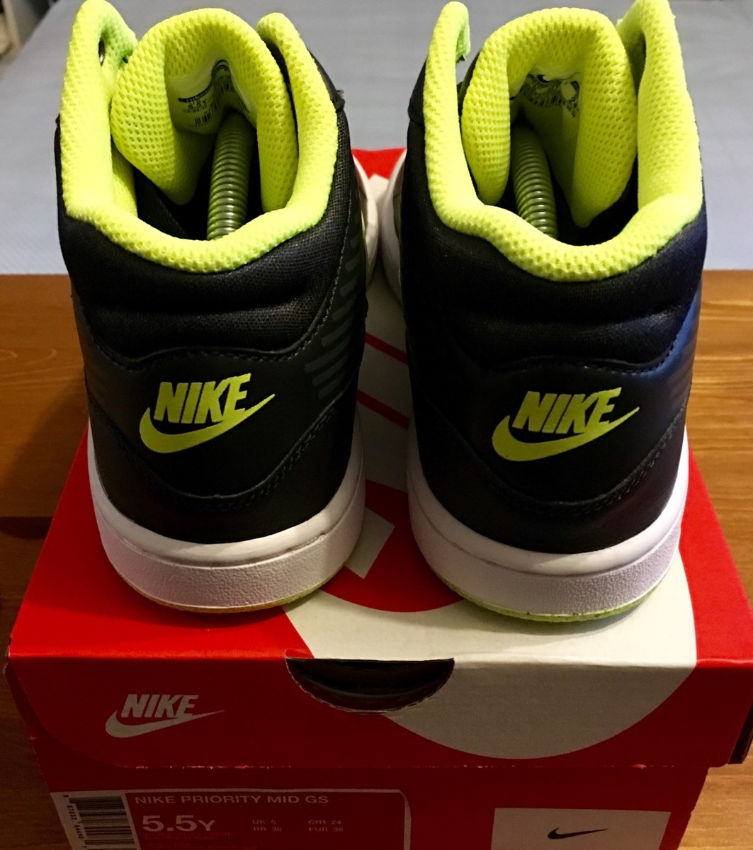 nike priority mid