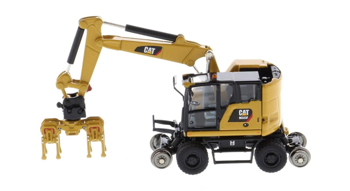 Diecast Masters 85656 Cat M323F Railroad Wheeled Excavator