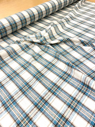 886. Blue Check 100% linen fabric. Light weight, Price per 1/2 metre - Picture 7 of 9
