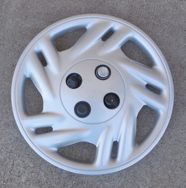 14" 19952002 Saturn S Series Wheel Cover Hubcap 21011912 eBay