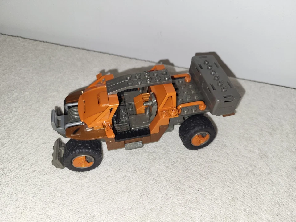 Halo Mega Bloks UNSC Spade vs Skirmisher Set 96981 Near Complete - Image 3 of 4