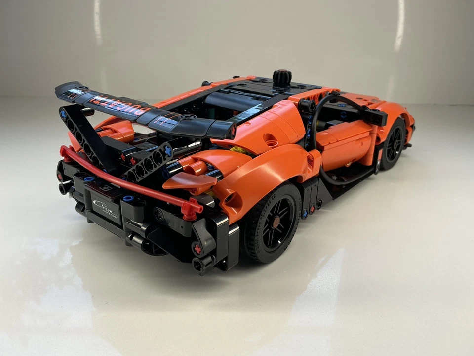 LEGO Technic 42222 Bugatti Chiron Pur Sport Hypercar, photo 4 of 5