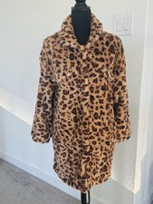 Beautiful Leopard Print Faux Fur Jacket. Size Large New