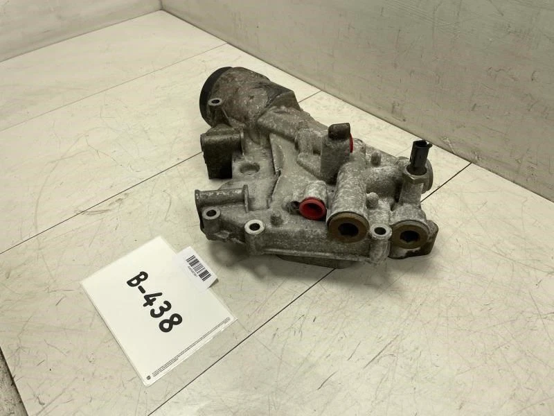 Volkswagen Touareg 2005 pasajero delantero derecho filtro de aceite carcasa OEM+ Foto 2 de 4