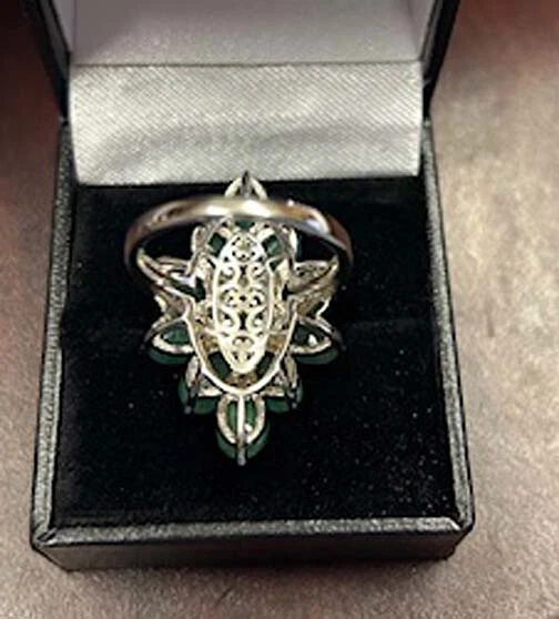 natural 6.09 ct emerald ring - Image 3 of 4