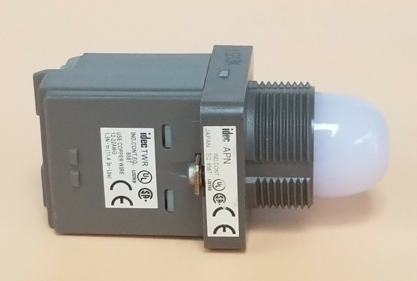 IDEC APN126DNW PILOT LIGHT ASSEMBLY, APN W/ TWR, WHITE LENS CAP