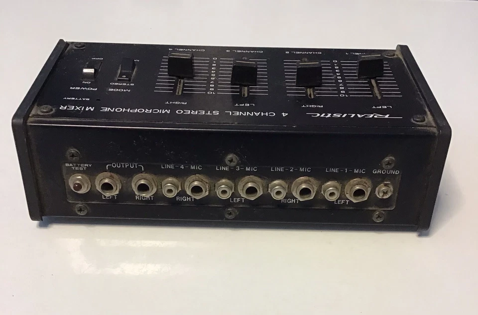 Realistic 4-Channel Stereo Microphone Mixer 32-1105 - Image 2 of 3