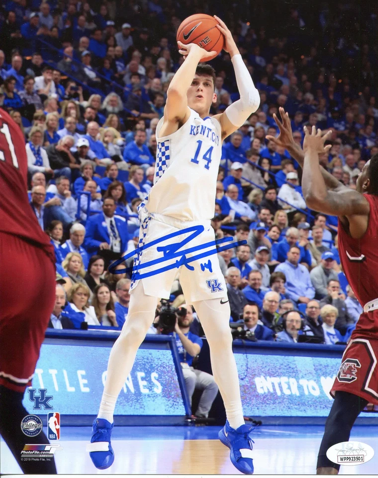 JAMES SPENCE AUTHENTICATION (JSA) Tyler Herro Autographed Kentucky Shooting 8x10 Photo (JSA)