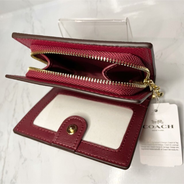 COACH x PEANUTS Snoopy Christmas Doghouse Leather Wal… Gem