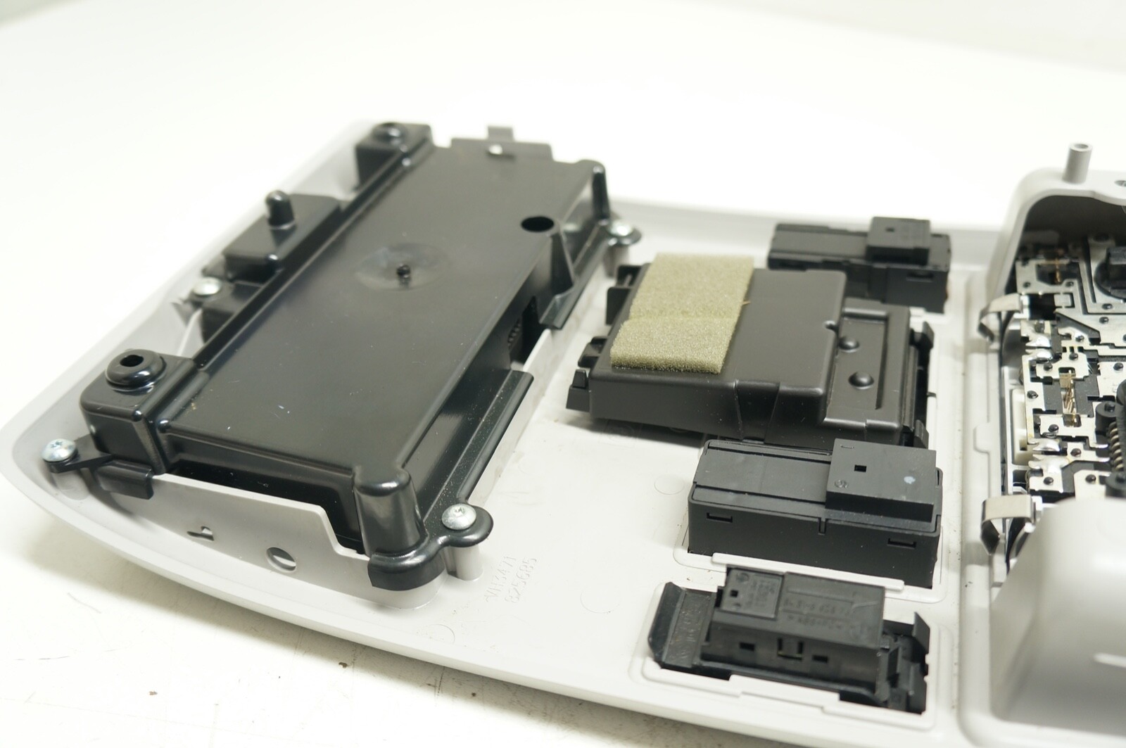 0006 BMW X5 E53 3.0I FRONT OVERHEAD ROOF DOME MAP LIGHT SWITCH PANEL