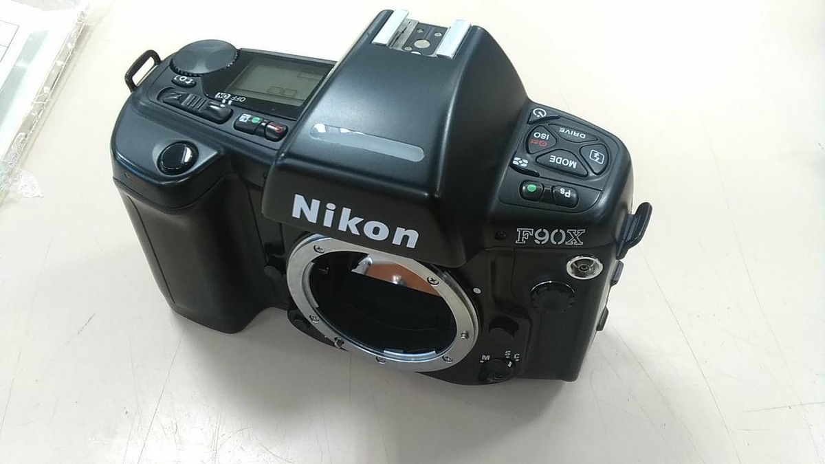値下げ 超美品 '94年名機 nikon F90X ズーム迫力 35-135mm 値下げ！昔懐かしい重量感 こだわりの名機 35-135 nikon F90X