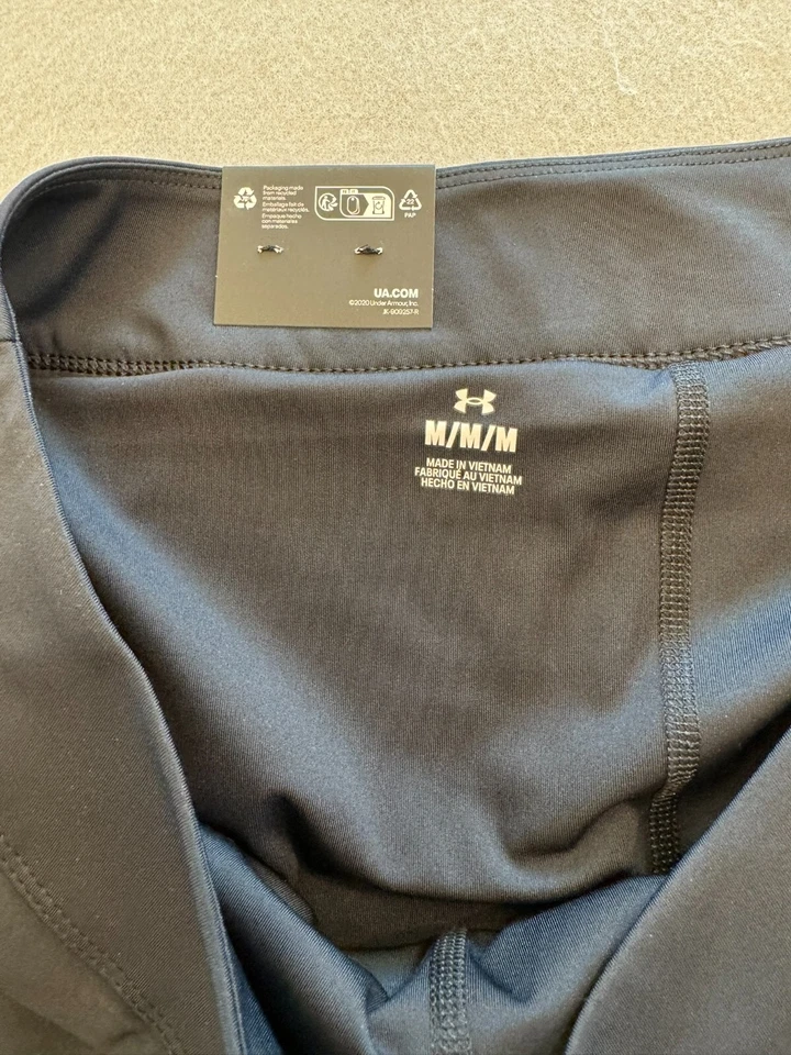 Pantalón corto plisado Under Armour Golf Pinnacle para mujer mediano nuevo lote de 2 precio de venta sugerido por el fabricante 160 USD Foto 3 de 4