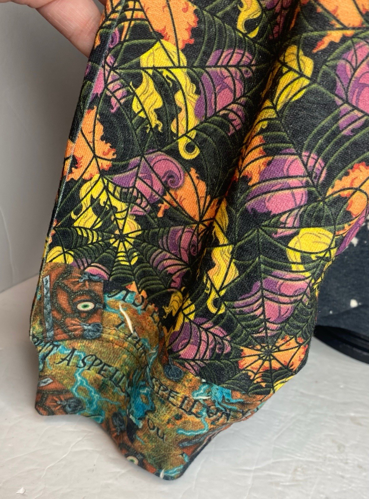 Hocus Pocus Bleached Crew Sisters Sweatshirt Wome… - image 4