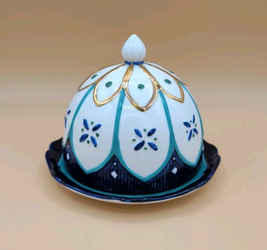Anthropologie Ceramic Carousel Embossed Round Dome Lid Covered Butter Dish.