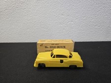 VINTAGE 1950s MARX TOYS WIND UP CAR BUICK No. 6520 YELLOW NO KEY  ORIGINAL BOX