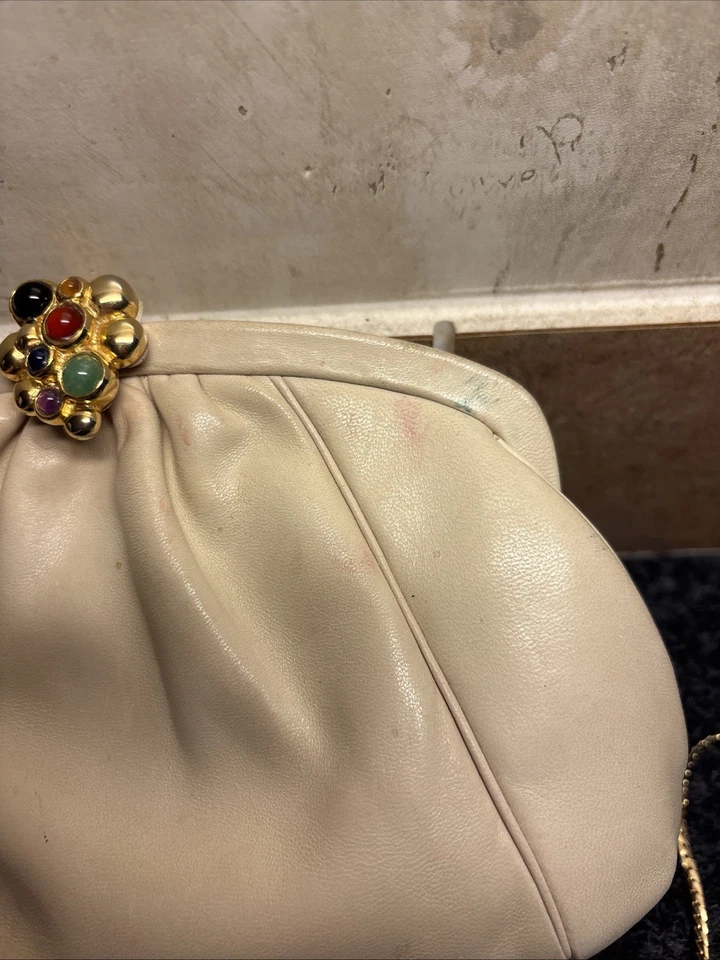 复古 Judith Leiber 多色珠宝 Snap Top 奶油色皮革金色链条 — 第 4/4 张图片