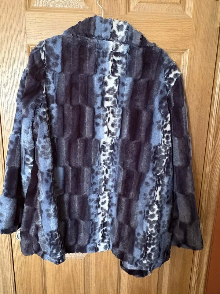 Lot of 3 Dennis Basso 1x and XL FAUX FUR COATS. Perfect Condition See Photos - Image 4 of 4