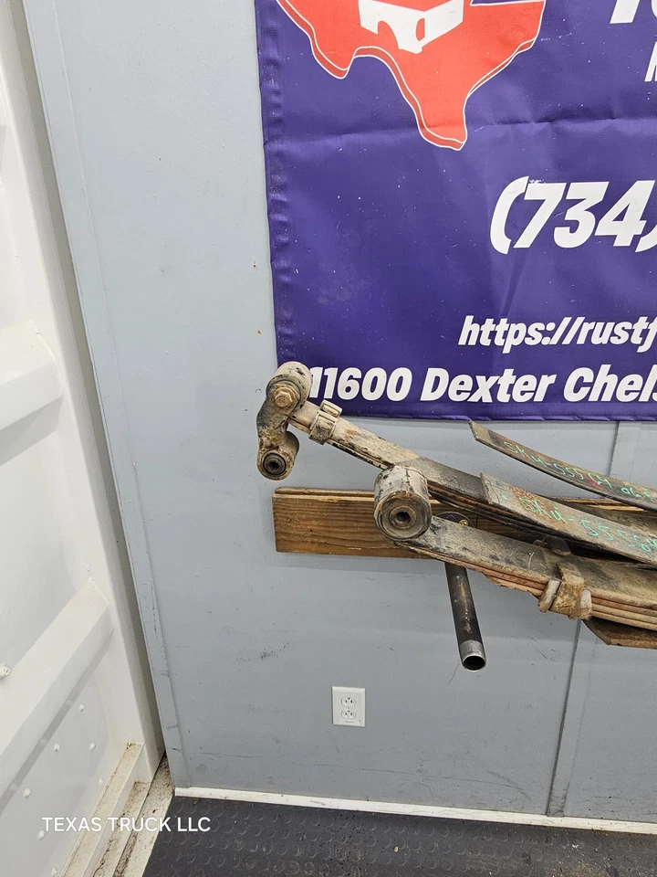 Par de resortes de hoja traseros Ford F250 F350 Super Duty 1999-2007 Foto 4 de 4