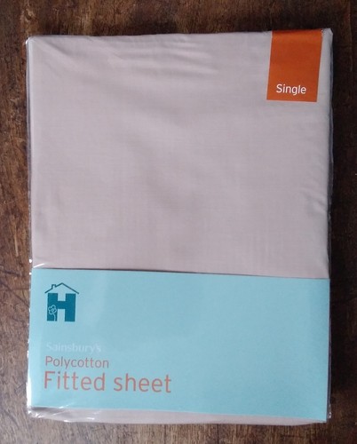 Sainsburys Polycotton Single Light Brown Fitted Sheet (90x190cm)+ 2 Pillow Cases - Picture 7 of 13