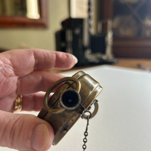 Houghton’s Ticka, Rare, Collectable, Brass Cased Pocket Watch Camera 1905-1914 - Picture 6 of 8
