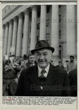 1974 Press Photo Maurice Stans smiles as he leaves Federal Court in New York