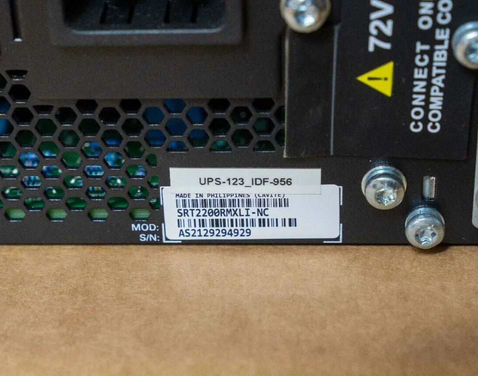 APC Smart-UPS SRT2200RMXLI 2200VA 230V 2U AP9641 No Battery no Front Bezel - Image 3 of 3