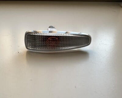 NEW MITSUBISHI OUTLANDER 2011-2020 SIDE MARKER LAMP LIGHT FITS BOTH SIDES 1 PC