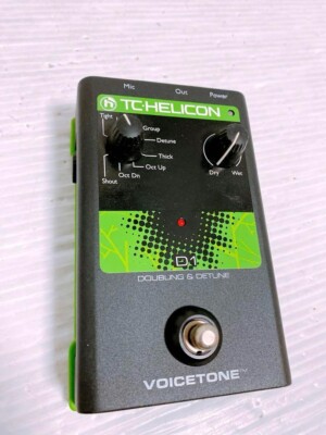 TC-Helicon VoiceTone D1 Vocal Effectors Pedal w/ Box and