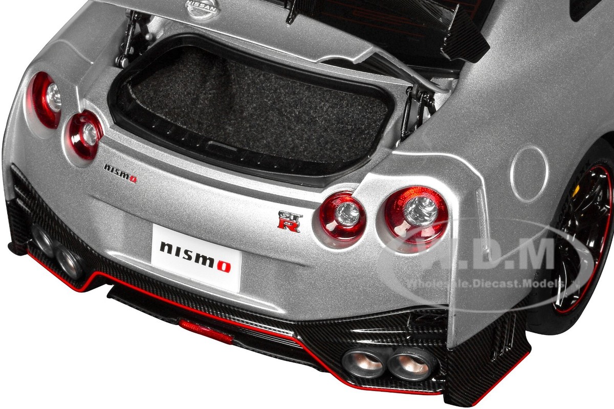2022 NISSAN GT-R (R35) NISMO RHD ULTIMATE SILVER 1/18 MODEL CAR BY