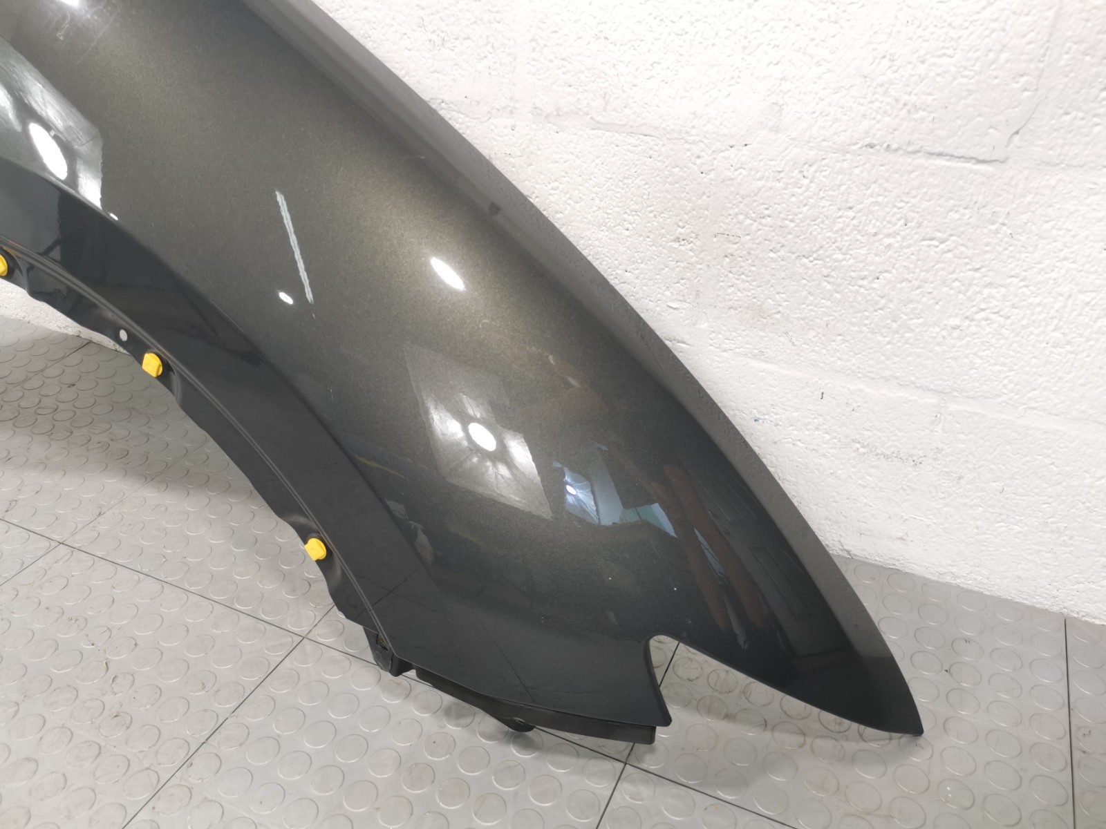 Maserati Levante 2017 AWD AUTO 3.0 L Front Right Fender Panel Grey Color OEM
