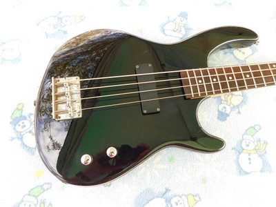 Dean Edge 4 String Bass , Great Bass for the Money, Great Condition, New Strings